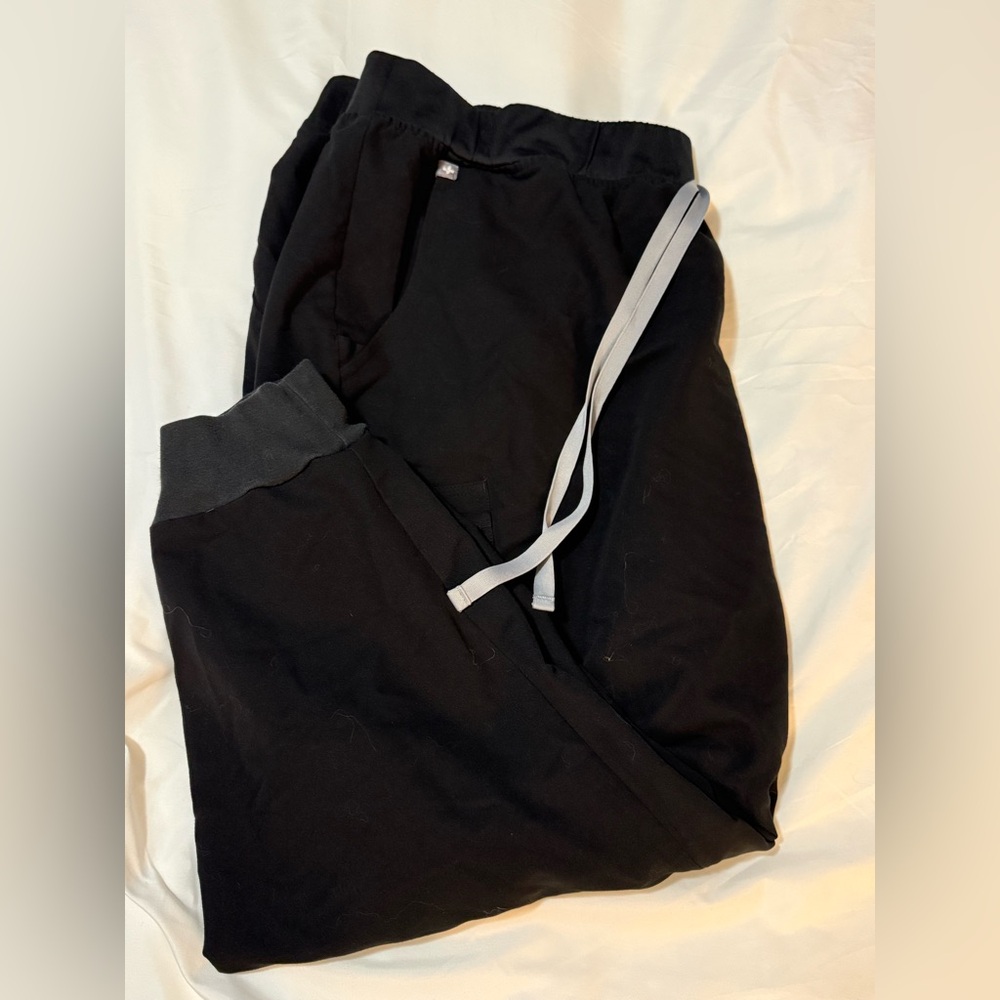 Figs 5XLP black Jogger